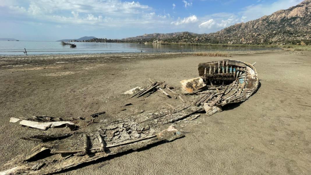 Bafa Gölü alarm veriyor! Sular 20 metre çekildi 9